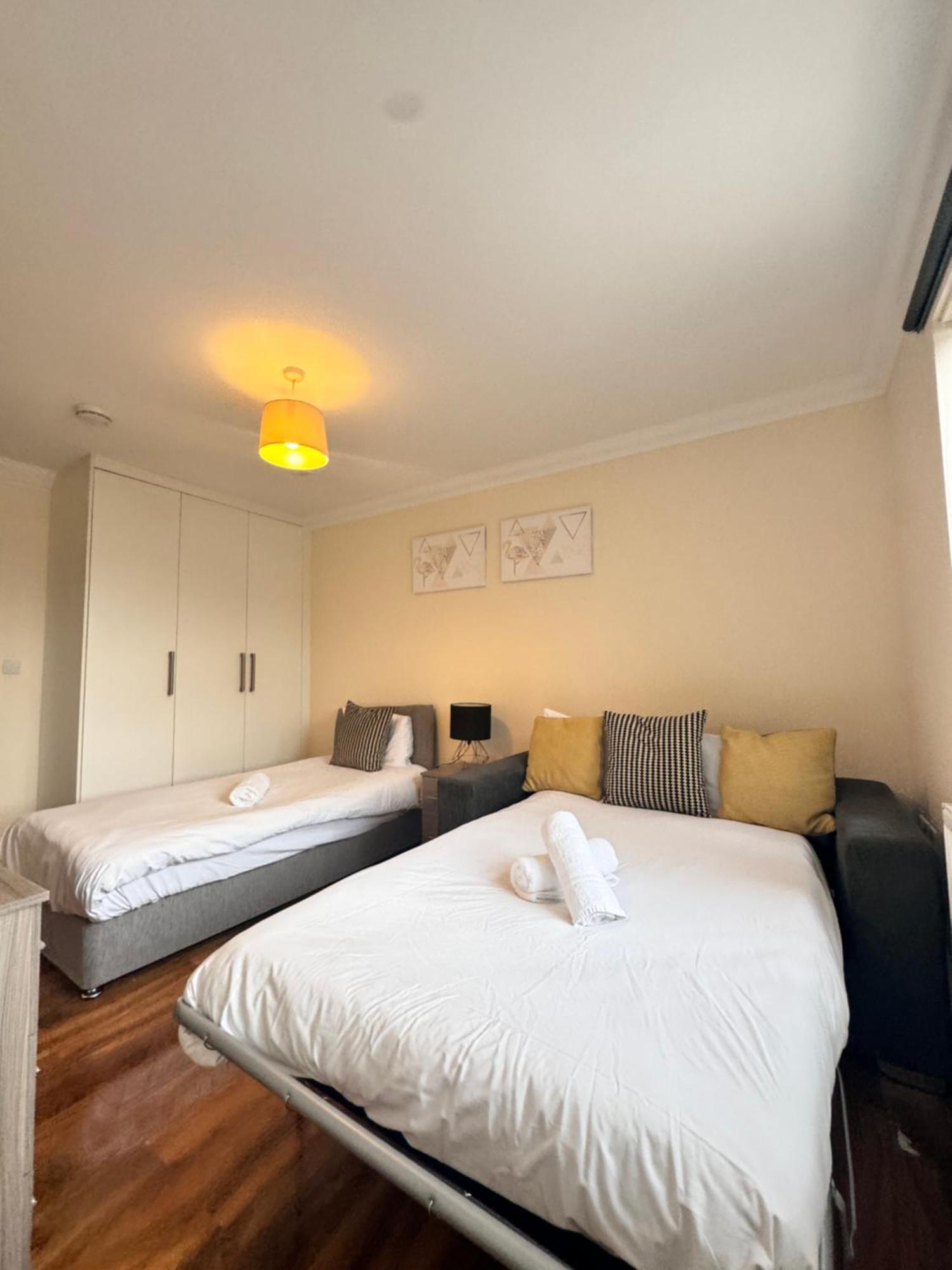 Homestay Comfort Heathrow 5 Mins To The Terminal Stanwell